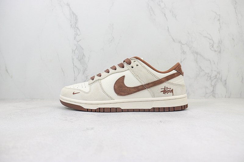 Stussy x Nike Dunk Low "Plum/Coconut Milk" фото № 2