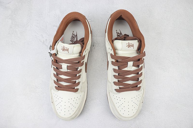 Stussy x Nike Dunk Low "Plum/Coconut Milk" фото № 7