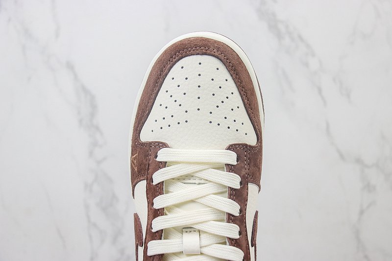 Louis Vuitton x Nike Dunk Low "Callie Brown/Cream White" фото № 4