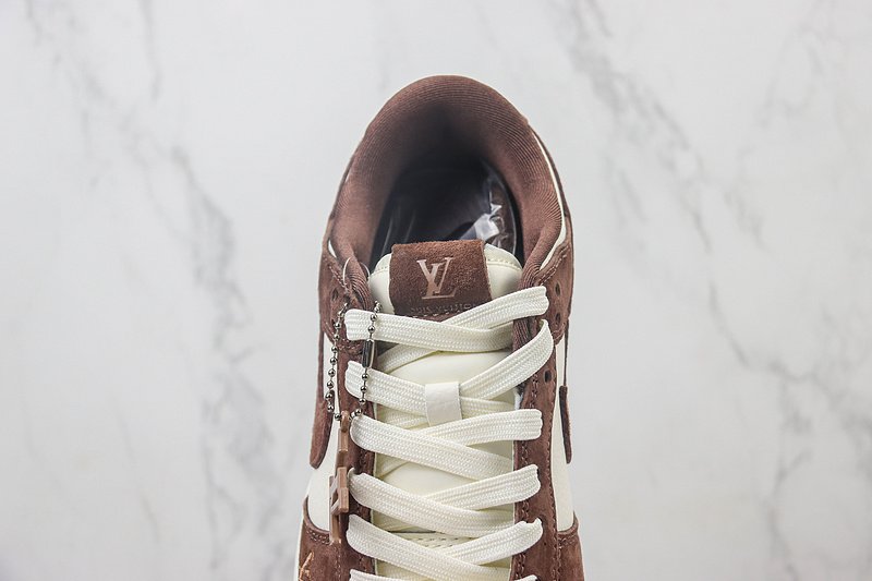 Louis Vuitton x Nike Dunk Low "Callie Brown/Cream White" фото № 5