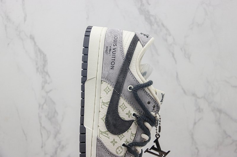 Louis Vuitton x Nike Dunk Low "Gossamer/White/Black/Monogram" фото № 3