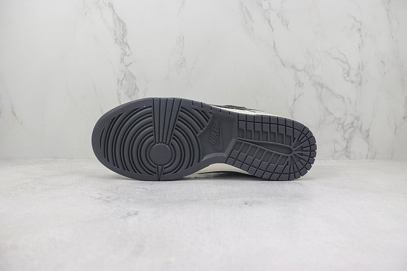 Louis Vuitton x Nike Dunk Low "Gossamer/White/Black/Monogram" фото № 8