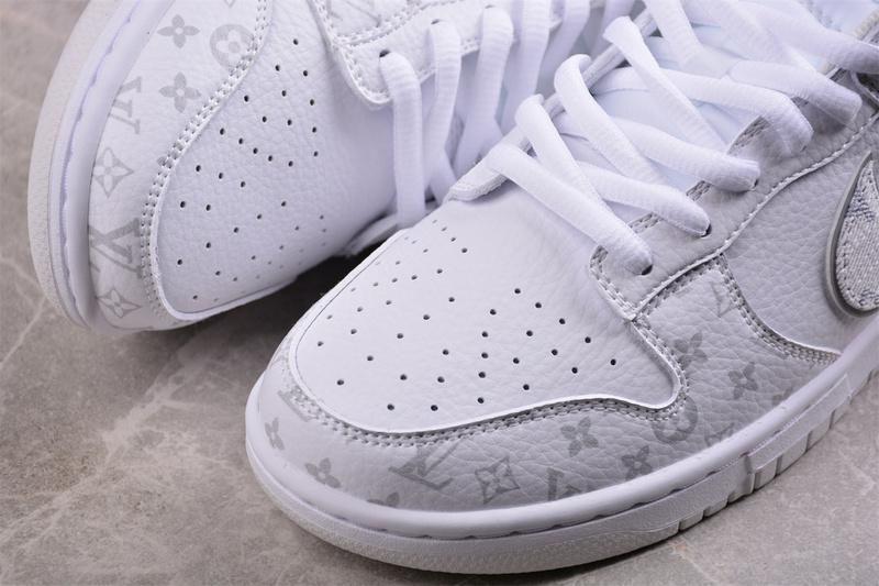Louis Vuitton x Nike Dunk Low "White/Monogram" фото № 4