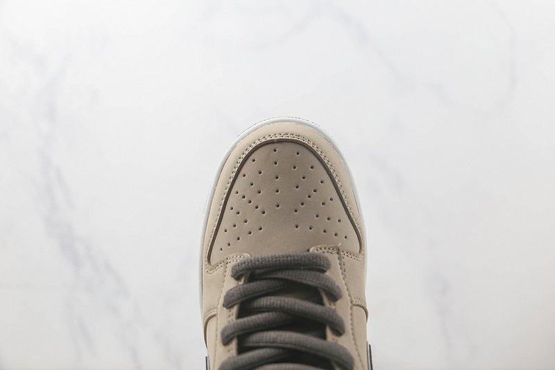 Otomo Katsuhiro x Nike SB Dunk Low "Light Brown" фото № 3