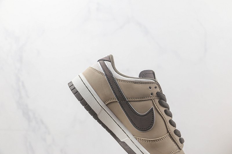 Otomo Katsuhiro x Nike SB Dunk Low "Light Brown" фото № 4