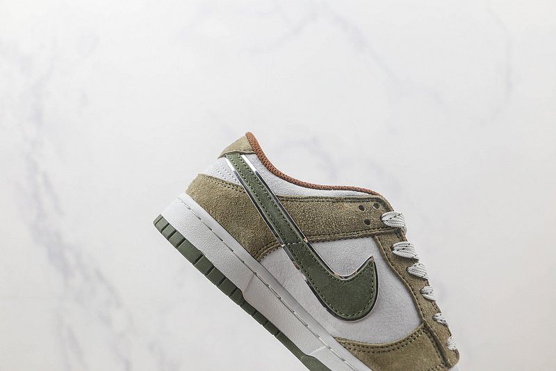 Otomo Katsuhiro x Nike SB Dunk Low "Steamboy Green" фото № 4