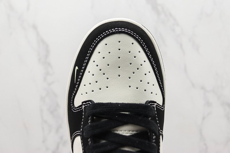 Nike SB Dunk Low "Black Bat" фото № 3