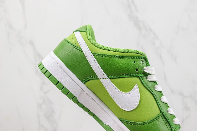 Nike Dunk Low "Chlorophyll" фото № 3