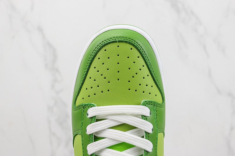 Nike Dunk Low "Chlorophyll" фото № 4