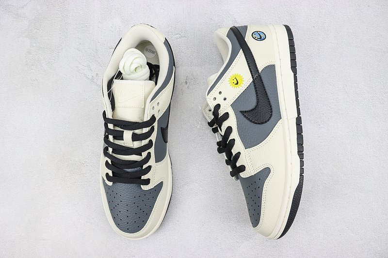 Nike Dunk Low "White/Black/Grey/Smiley" фото № 6