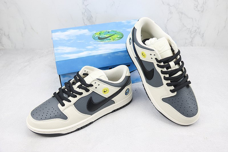 Nike Dunk Low "White/Black/Grey/Smiley" фото № 7