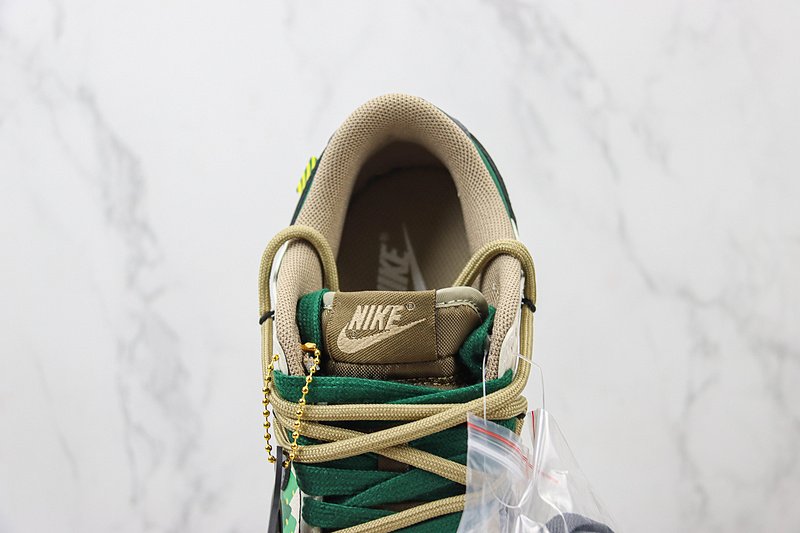 Nike Dunk Low "Christmas Tree" фото № 5