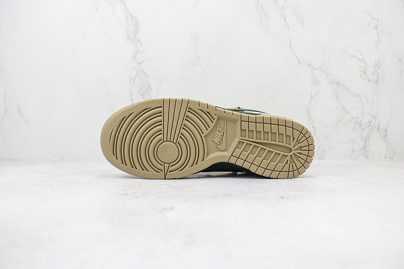 Nike Dunk Low "Christmas Tree" фото № 8