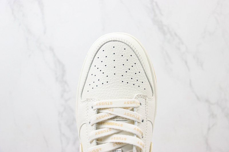 Stussy x Nike Dunk Low "Pearl White/Light Beige" фото № 4