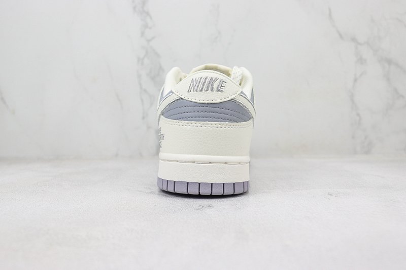 The North Face x Nike Dunk Low "Light Carbon/Mini Swoosh" фото № 9