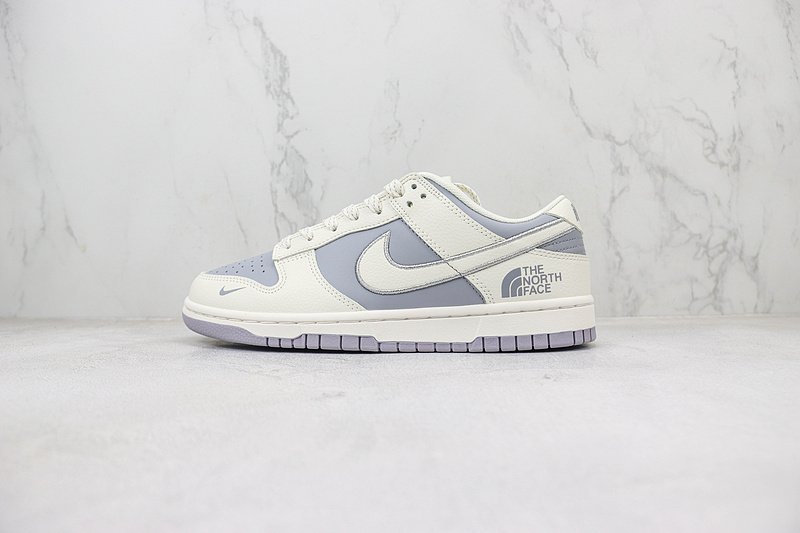 The North Face x Nike Dunk Low "Light Carbon/Mini Swoosh" фото № 2