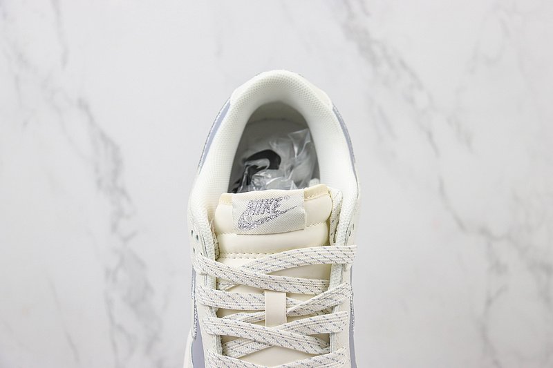 The North Face x Nike Dunk Low "Light Carbon/Mini Swoosh" фото № 5