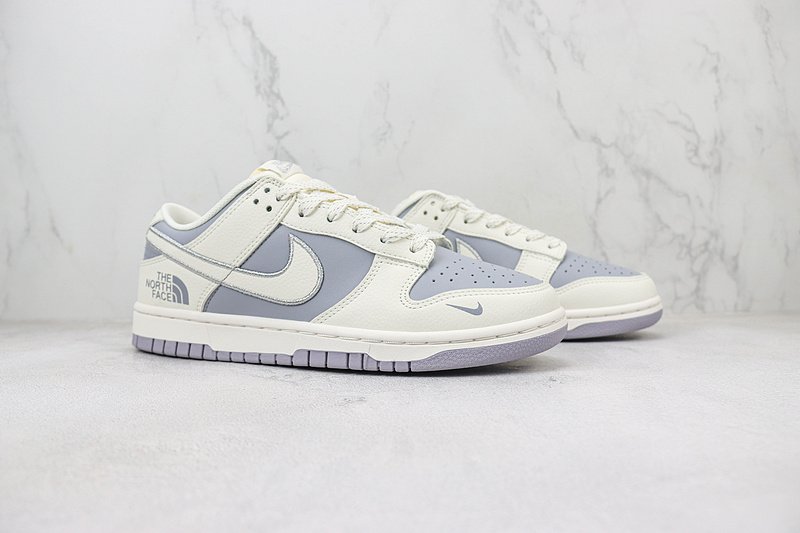 The North Face x Nike Dunk Low "Light Carbon/Mini Swoosh" фото № 6