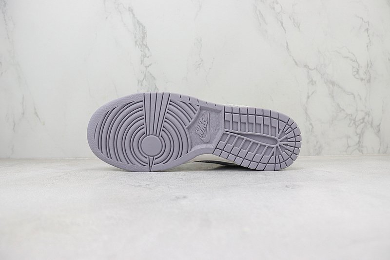 The North Face x Nike Dunk Low "Light Carbon/Mini Swoosh" фото № 8