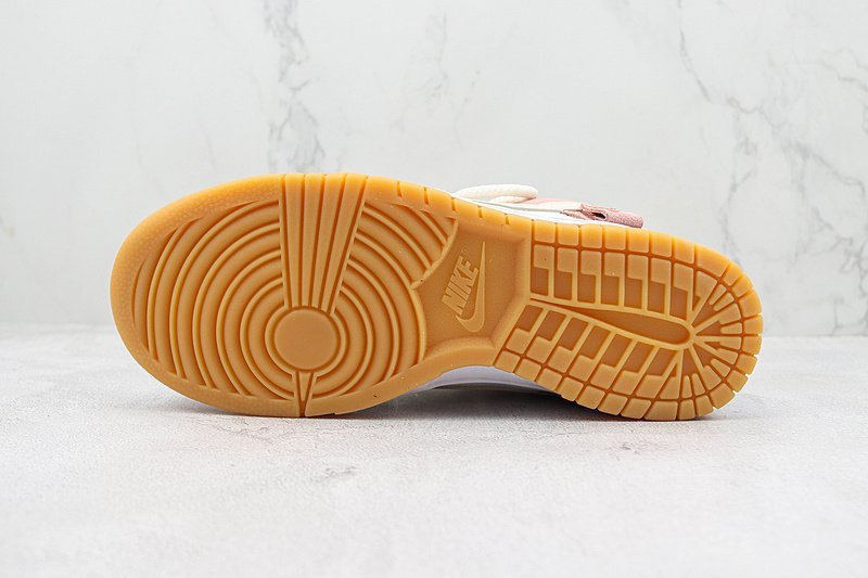 Nike Dunk Low SE "Teddy Bear" фото № 9