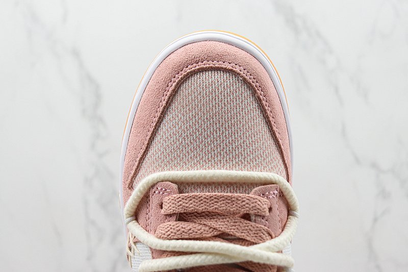 Nike Dunk Low SE "Teddy Bear" фото № 3