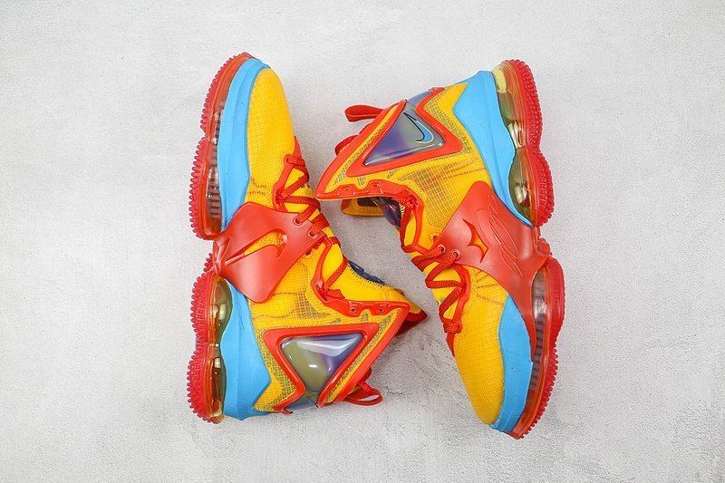 Space Jam x Nike LeBron 19 EP "Tune Squad" фото № 7