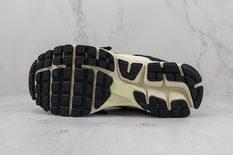 Nike Zoom Vomero 5 "Wolf Grey" фото № 8