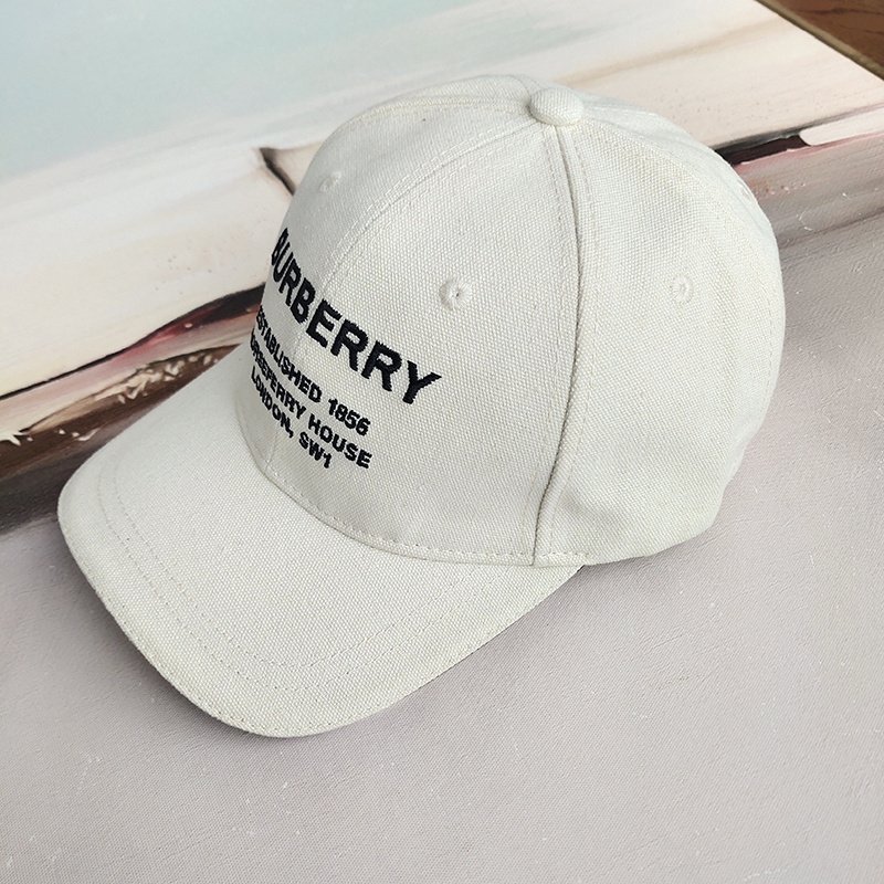 Кепка Burberry With Text Accompaniment "White" фото № 3