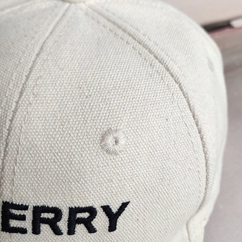 Кепка Burberry With Text Accompaniment "White" фото № 6