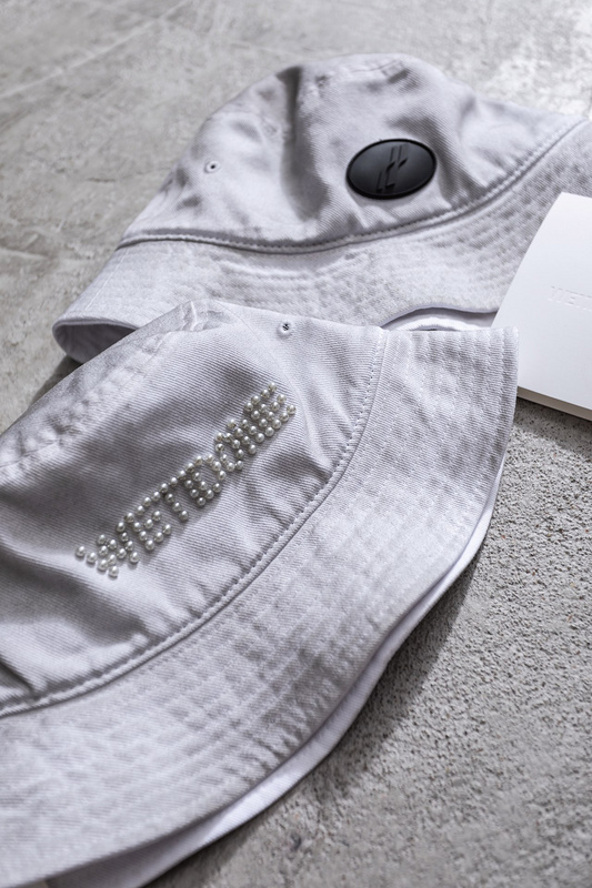 Панамка We11done Embroidered Beads "White" фото № 4