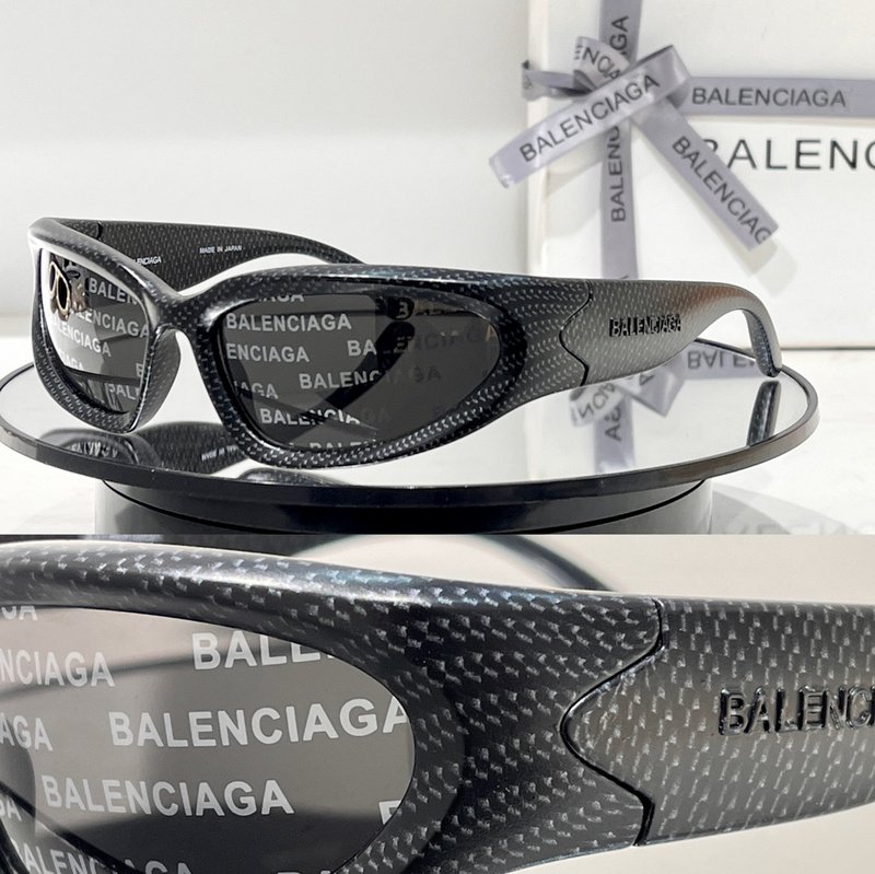 Солнцезащитные очки Balenciaga Wide Frame With Embossed logo "Black/Gray" фото № 2