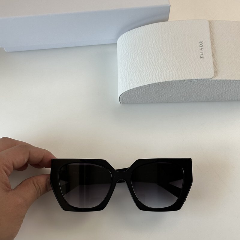 Солнцезащитные очки Prada Hexagon Frame With Romb And Logo Inscription "Black" фото № 2