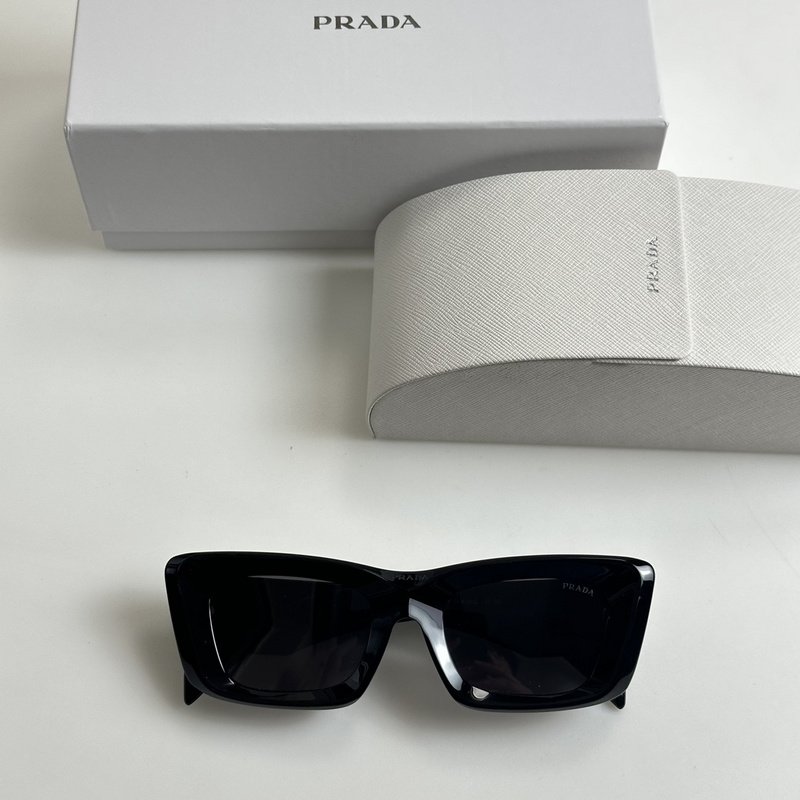 Солнцезащитные очки Prada Wide Temples With Big Logo "Black" фото № 2