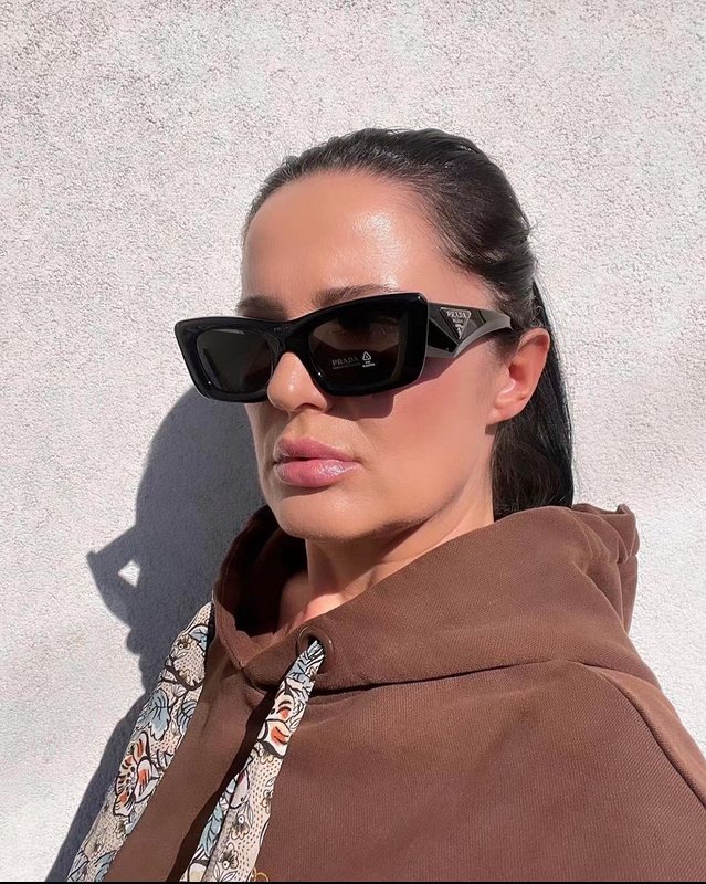 Солнцезащитные очки Prada Wide Temples With Big Logo "Black" фото № 6