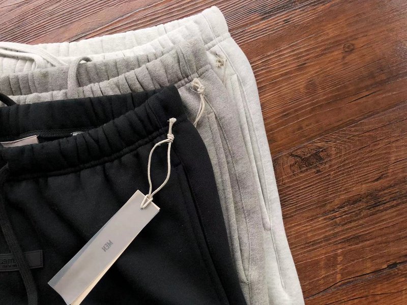 Спортивные штаны Fear of God Front Rectangle Patch With Logo "Gray" фото № 4