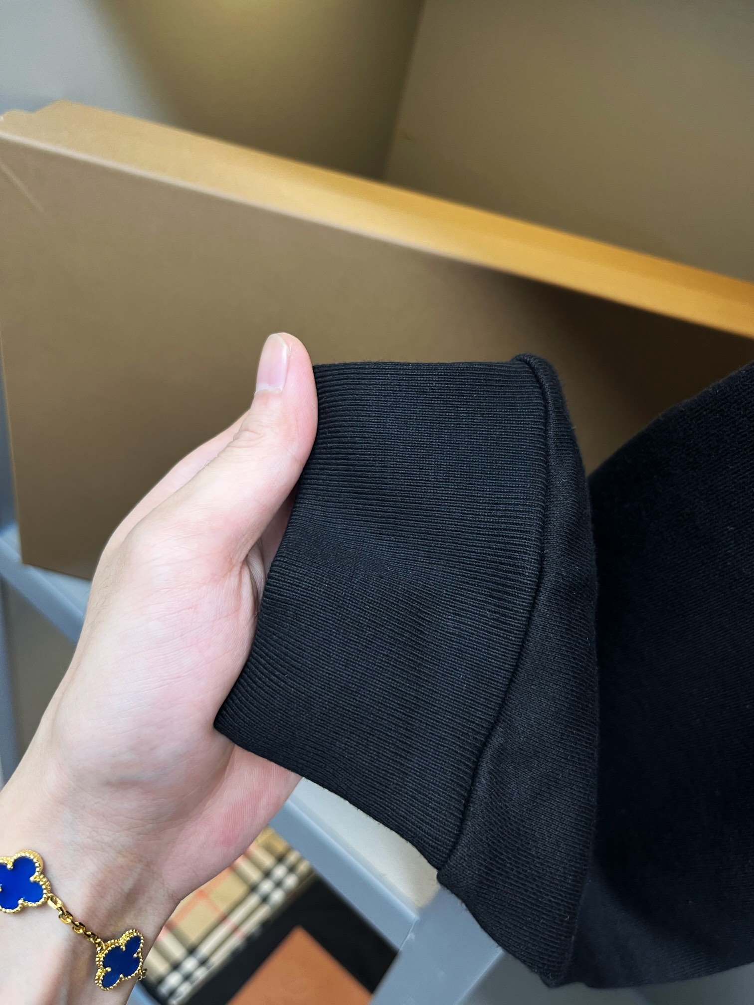 Худи Burberry Backside Print Burberry Knight and Laurel "Black" фото № 5