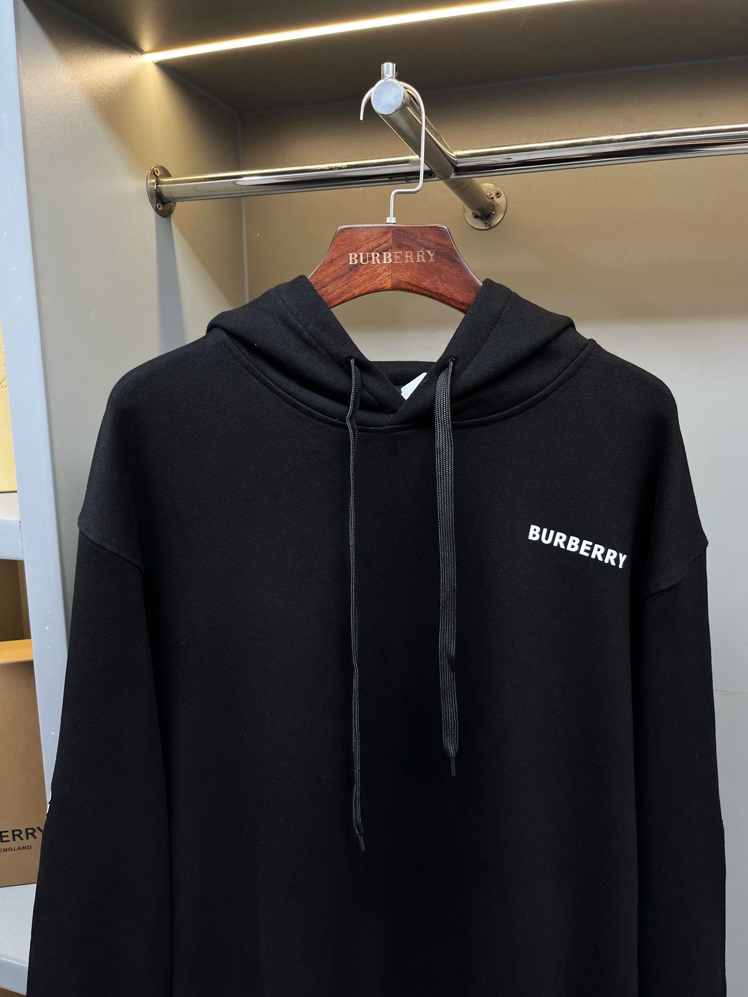 Худи Burberry Backside Print Burberry Knight and Laurel "Black" фото № 2