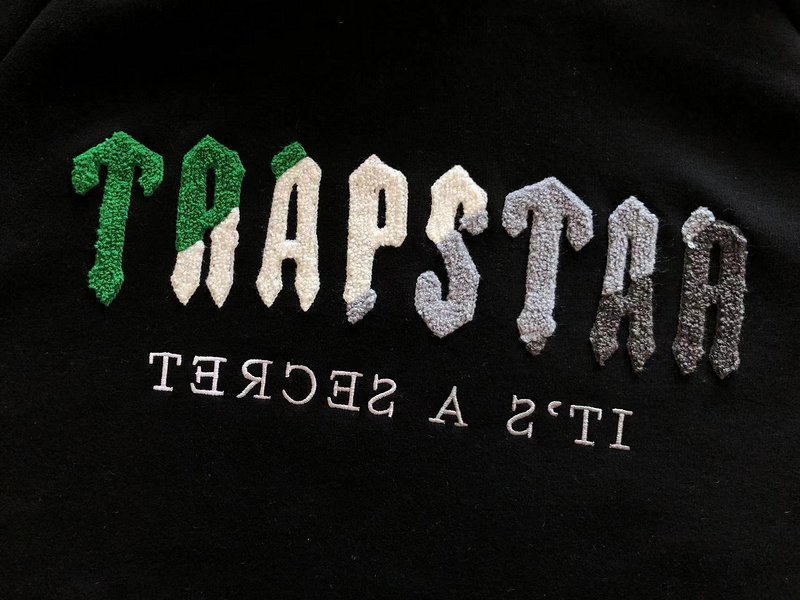 Худи Trapstar Embroidered Logo And Wide Front Pocket "Black" фото № 4