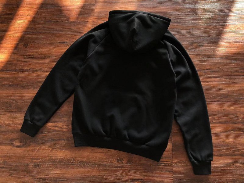 Худи Trapstar Embroidered Logo And Wide Front Pocket "Black" фото № 2