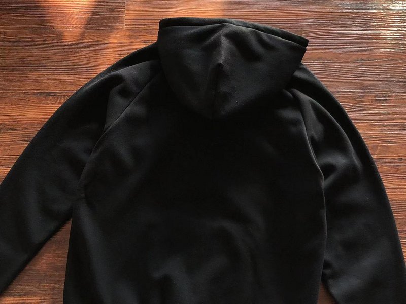 Худи Trapstar Embroidered Logo And Wide Front Pocket "Black" фото № 5