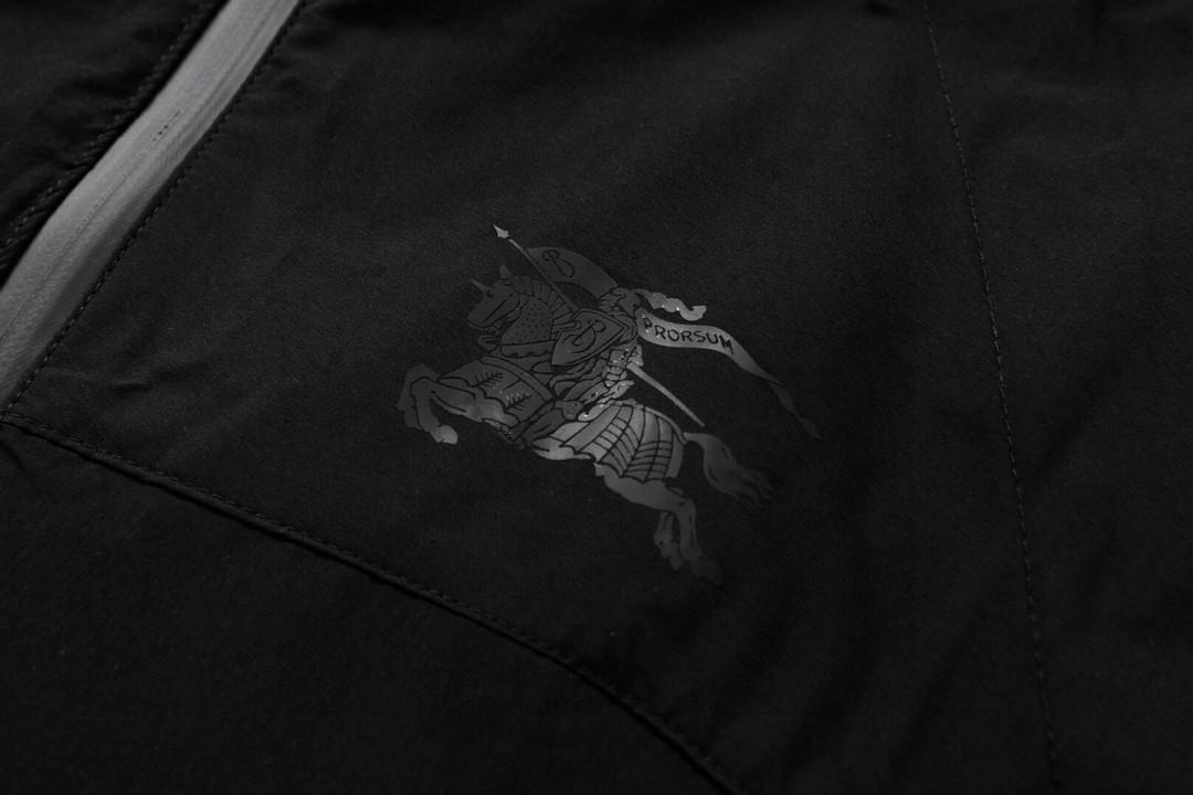 Куртка Burberry Frontside Print Glossy Warrior And Horse "Black" фото № 3