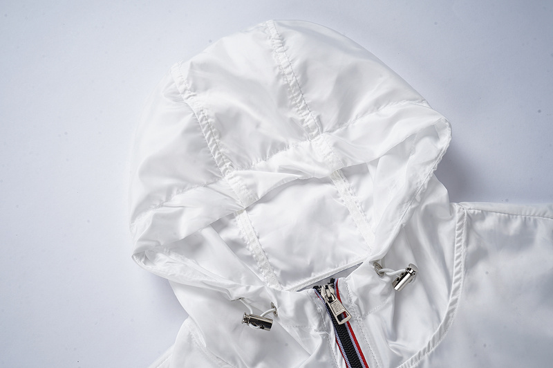 Ветровка Moncler Small Logo On The Sleeve "White" фото № 7