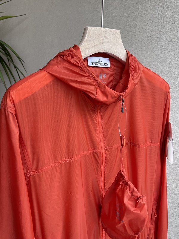 Ветровка Stone Island Lightweight With A Handbag "Scarlet/Orange" фото № 5