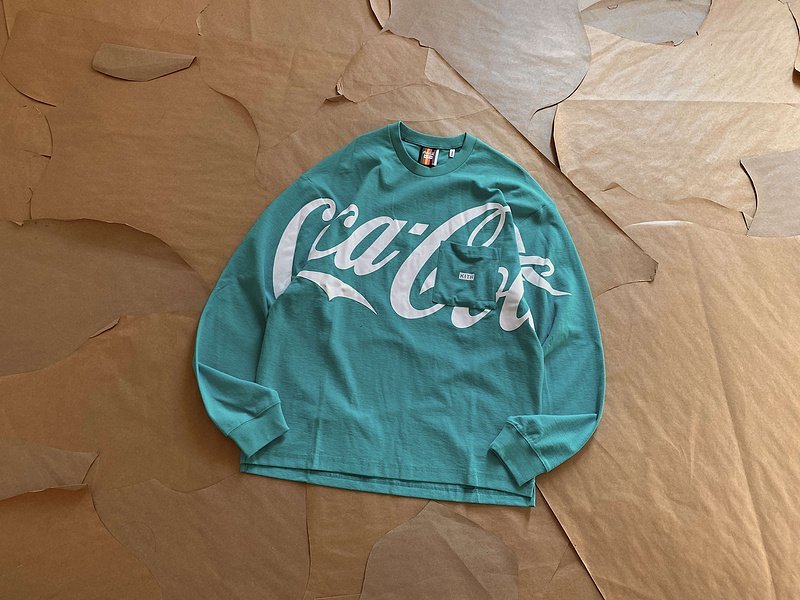 Лонгслив Kith Big Inscription Coca Cola And Front Pocket "Green" фото № 2