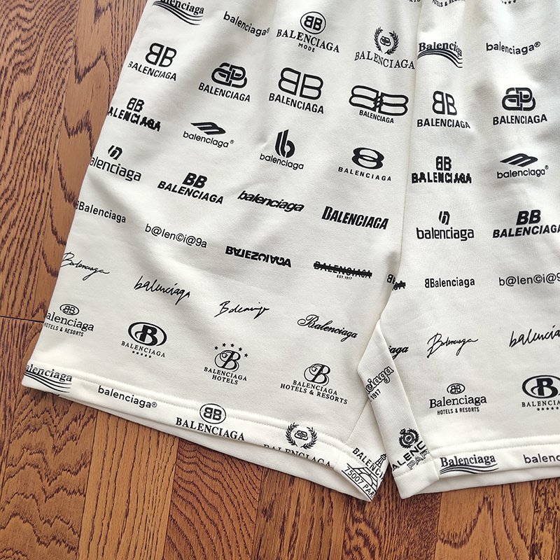 Шорты Balenciaga With Multi-Faceted Logos "White" фото № 6