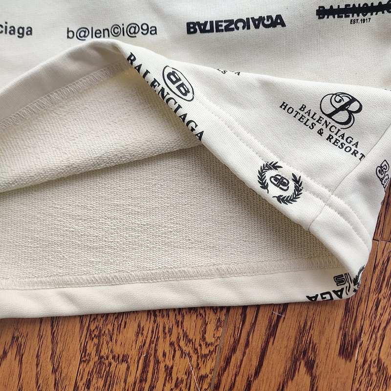 Шорты Balenciaga With Multi-Faceted Logos "White" фото № 7