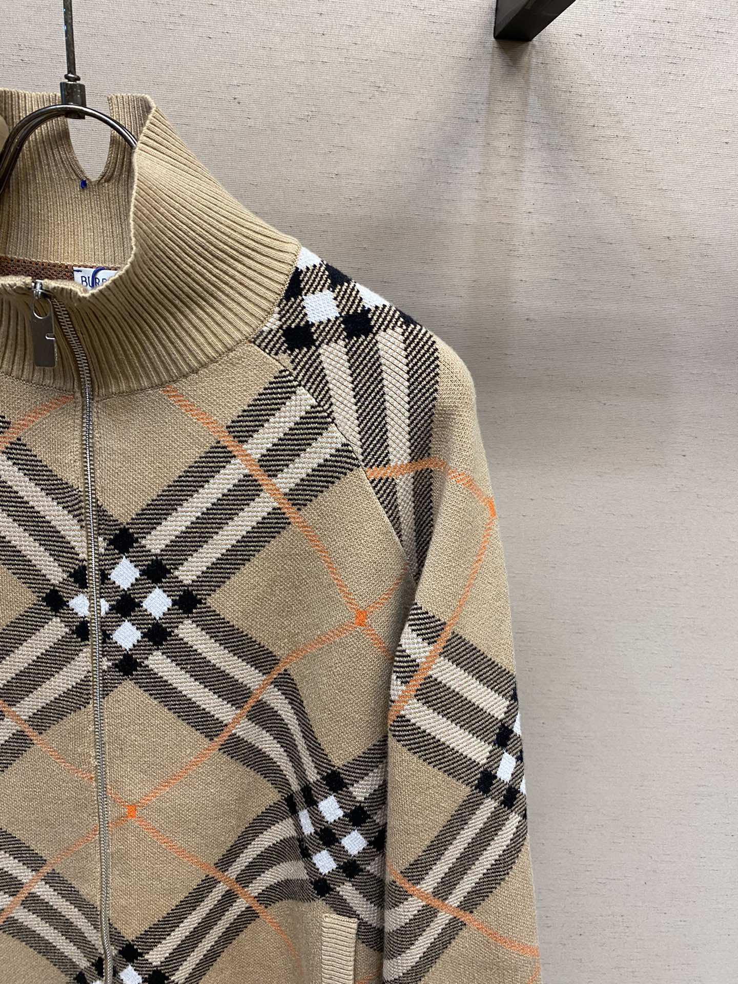 Свитшот Burberry Allsides Black And White Diagonal Lines Print "Brown" фото № 3