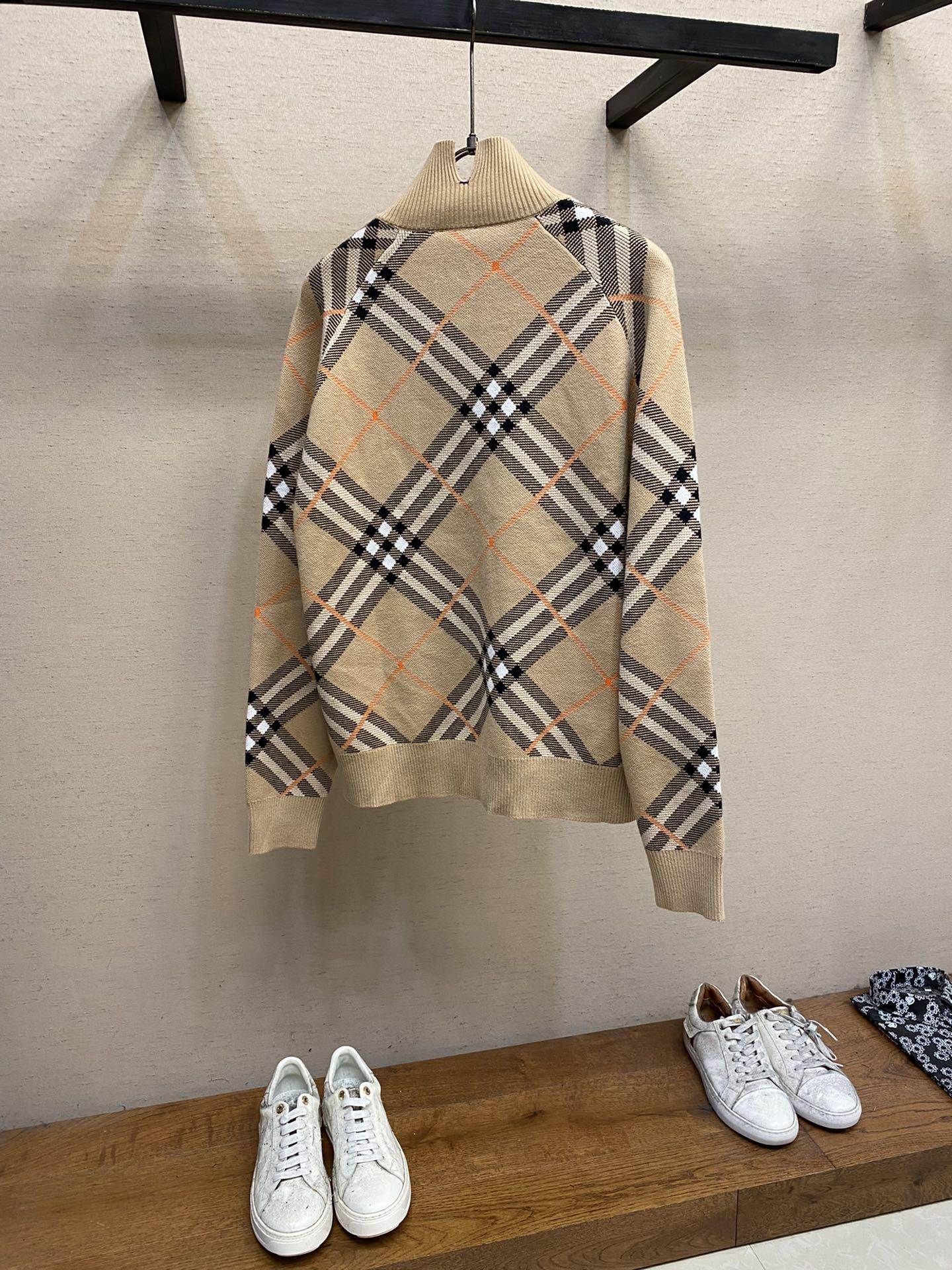 Свитшот Burberry Allsides Black And White Diagonal Lines Print "Brown" фото № 2