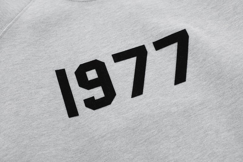 Свитшот Fear Of God 1977 In The Center "Gray" фото № 4