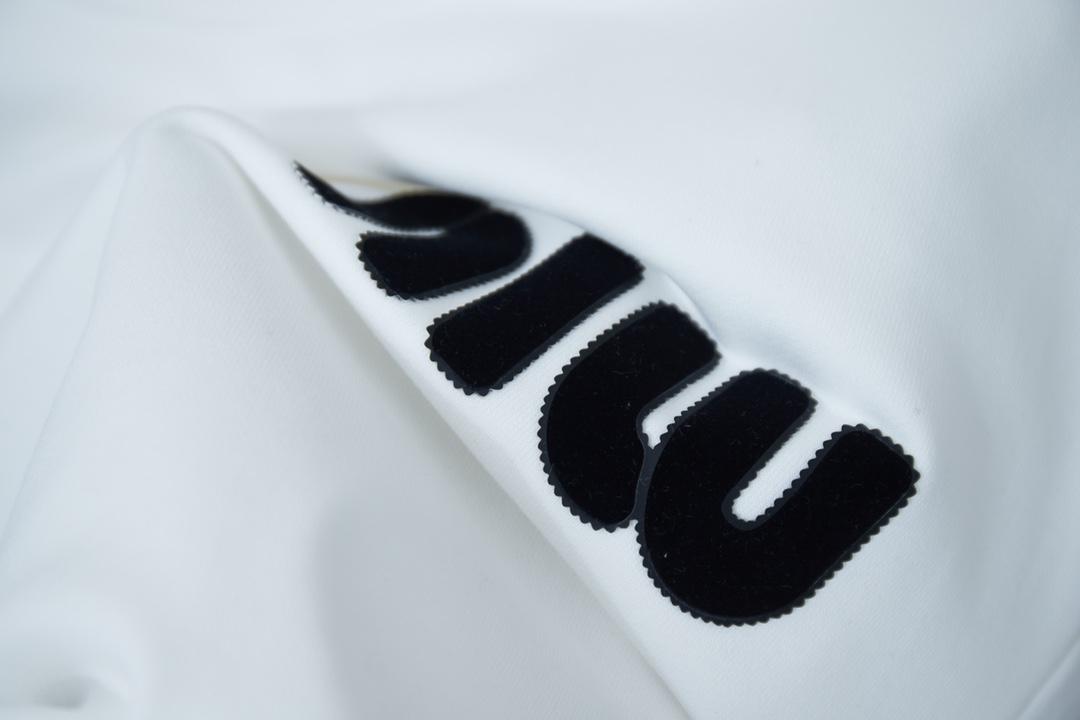 Свитшот Miu Miu Frontside Left Logo Contrast Outline Miu Miu "White" фото № 5